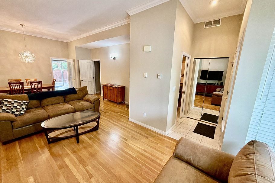 4 1701 Chesterfield Avenue North Vancouver, BC - 3
