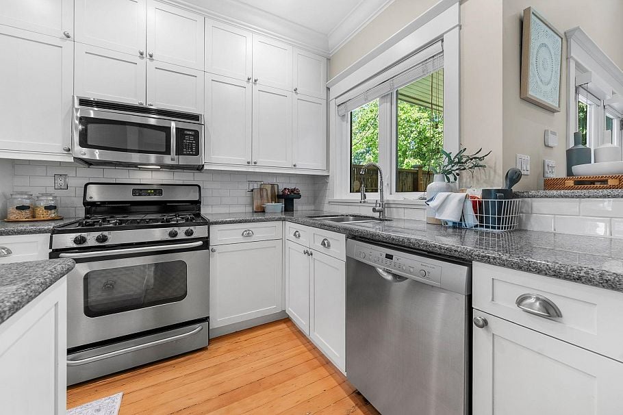 396 E Keith Road North Vancouver, BC - 6