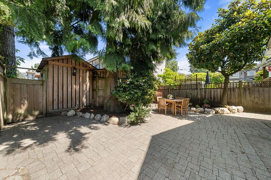 396 E Keith Road North Vancouver, BC - 34