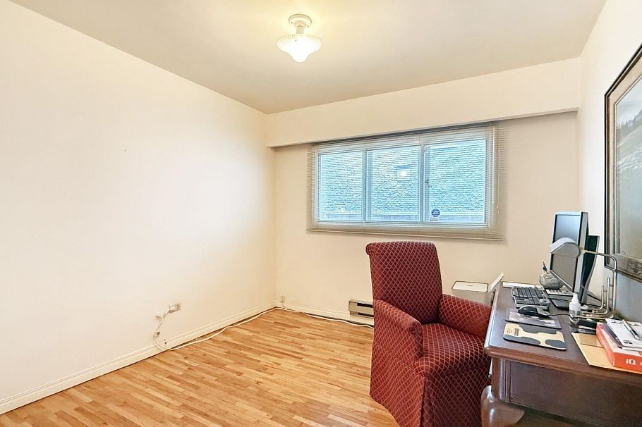 125 E 48th Avenue Vancouver, BC - 5