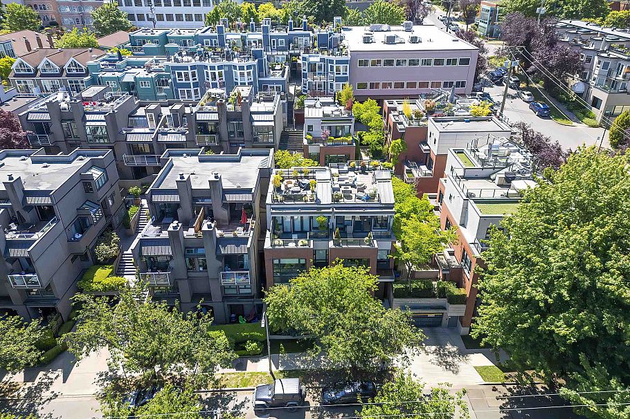 1088 W 7th Avenue Vancouver, BC - 30