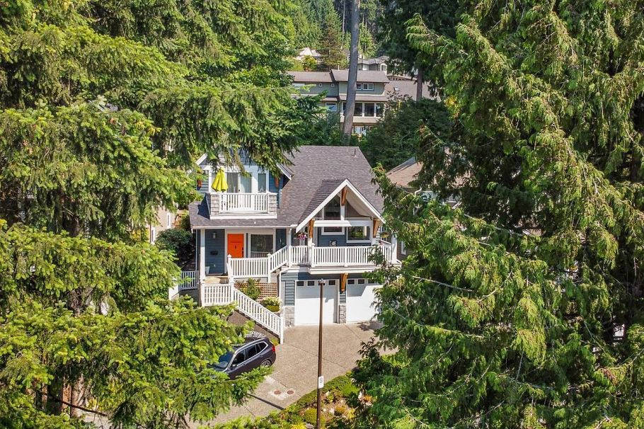 1074 Kilmer Road North Vancouver, BC - 30