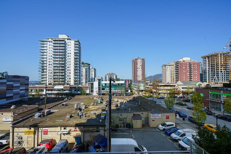 306 125 E 14th Street Vancouver, BC - 12