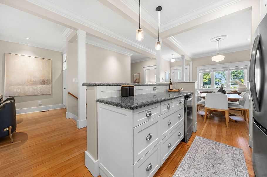 396 E Keith Road North Vancouver, BC - 2