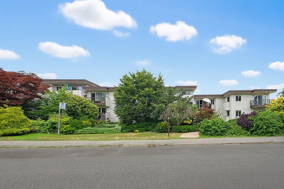 301 2125 W 2nd Avenue Vancouver, BC - 2