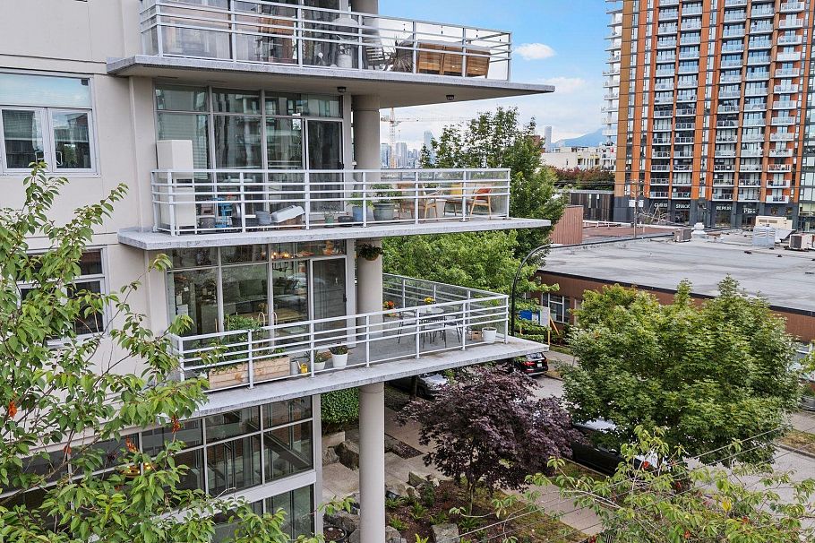 311 298 E 11th Avenue Vancouver, BC - 21