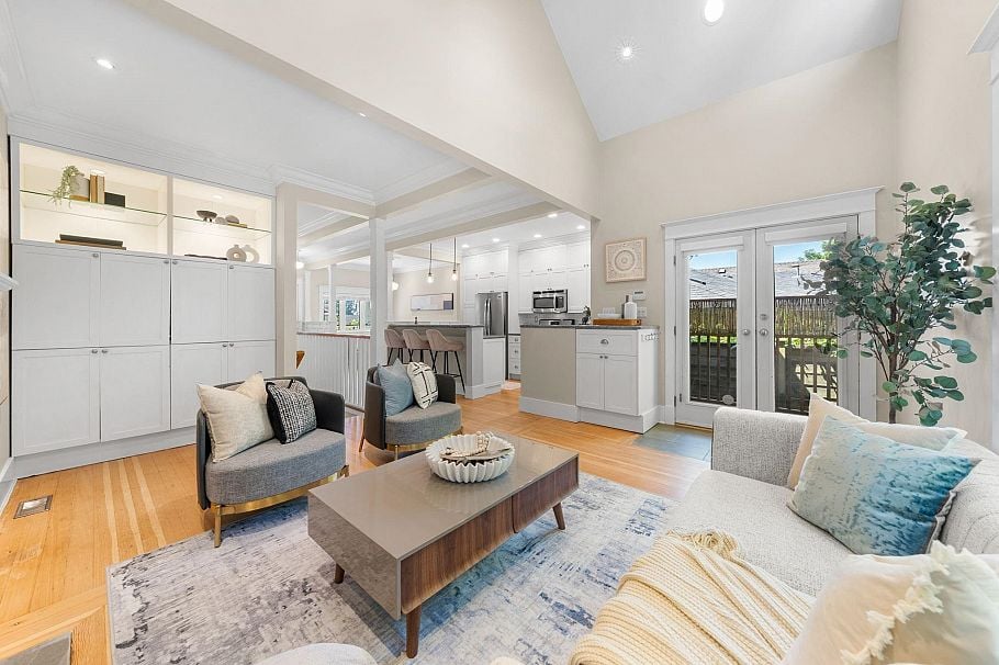 396 E Keith Road North Vancouver, BC - 14