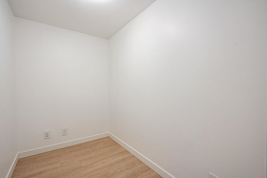 306 125 E 14th Street Vancouver, BC - 22