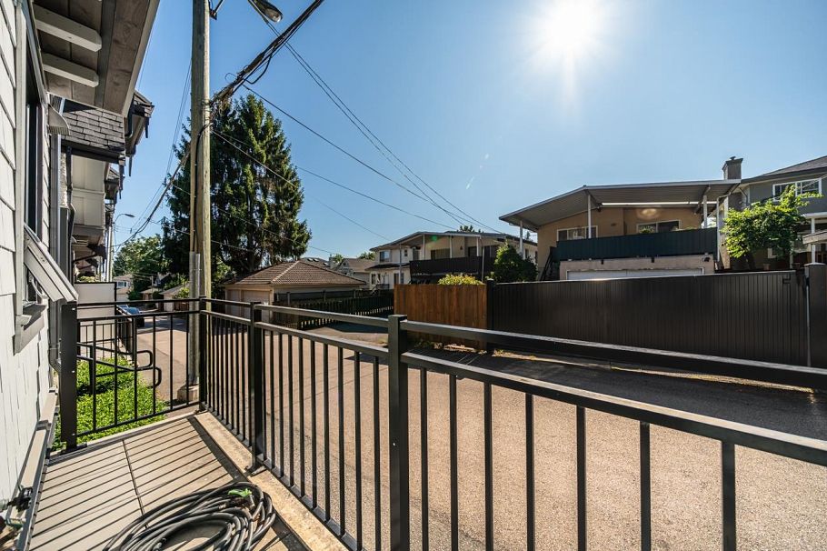 1038 Park Drive Vancouver, BC - 29
