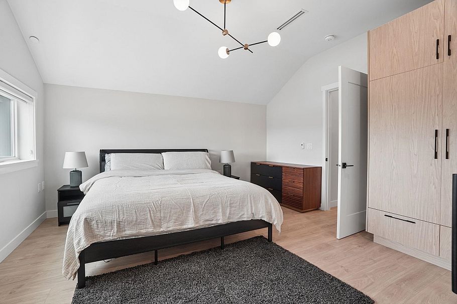 1889 E 34th Avenue Vancouver, BC - 21