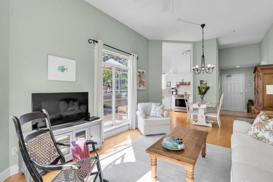 413 128 W 8th Street North Vancouver, BC - 7