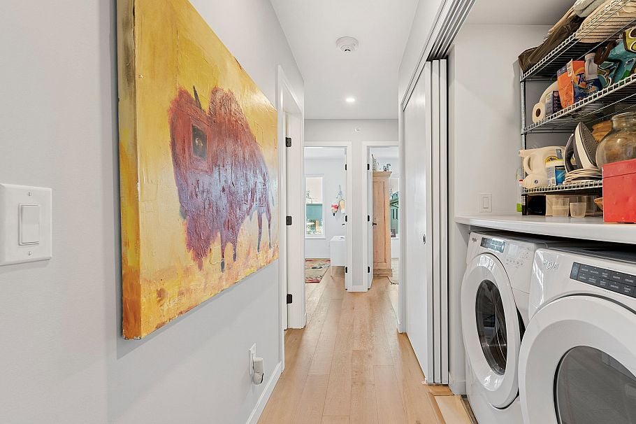 31 528 E 2nd Street North Vancouver, BC - 24