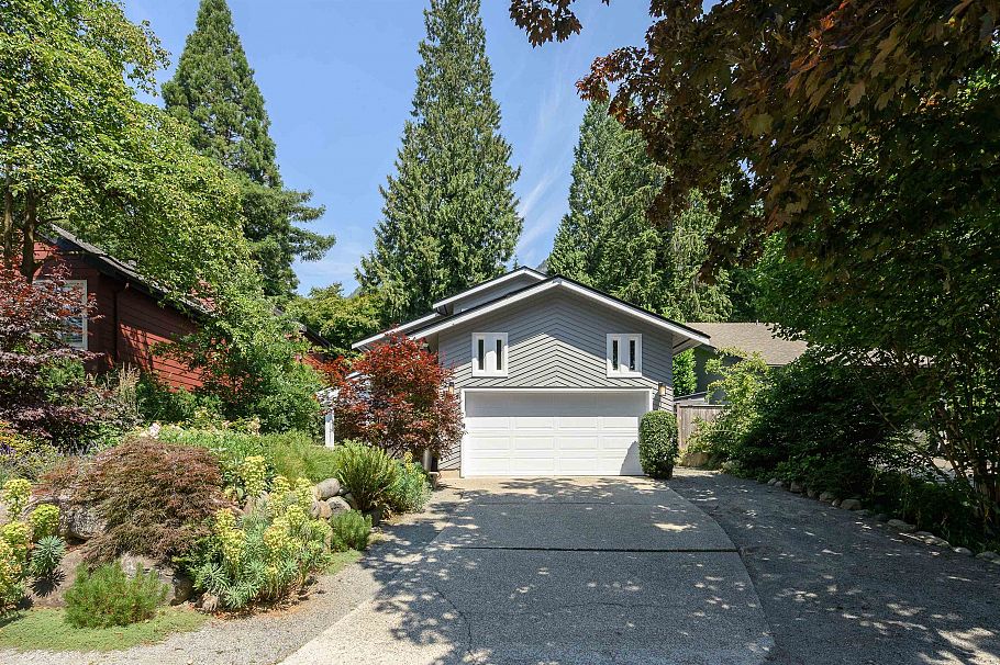 5544 Woodchuck Place North Vancouver, BC - 34