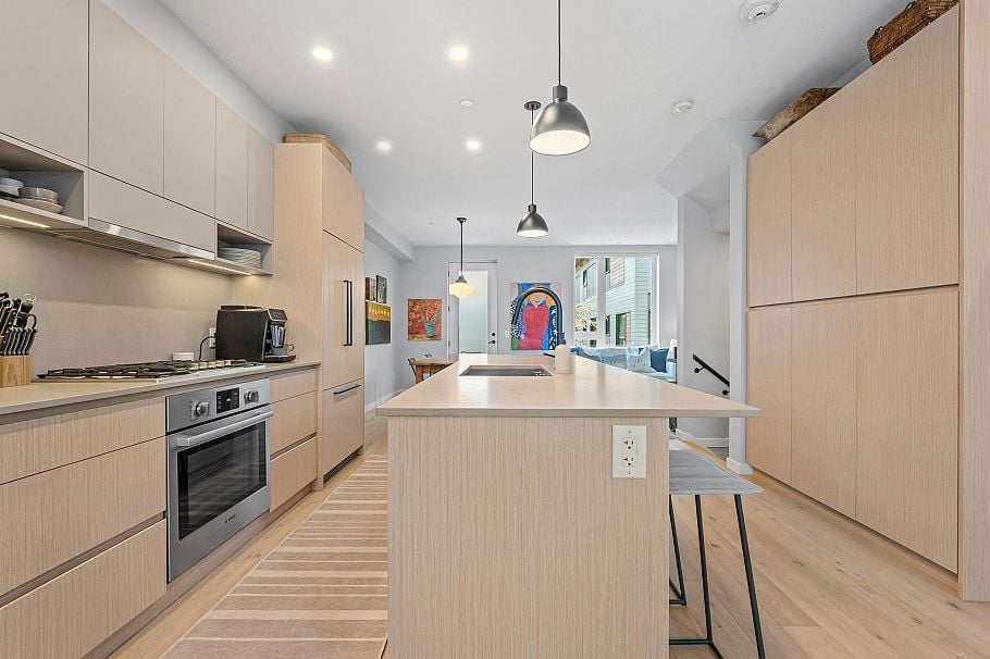 31 528 E 2nd Street North Vancouver, BC - 6