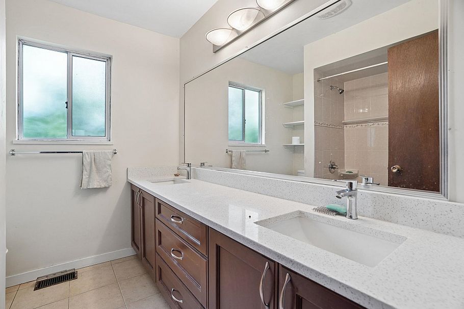 1469 E 17th Avenue Vancouver, BC - 5