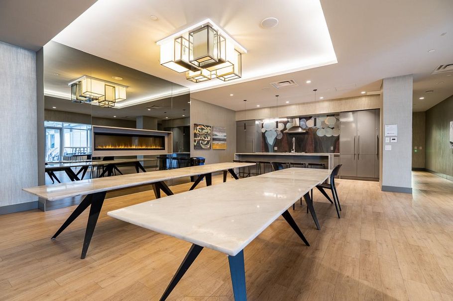 306 125 E 14th Street Vancouver, BC - 30