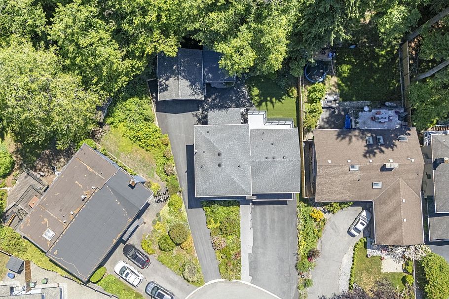 1776 Medwin Place North Vancouver, BC - 39