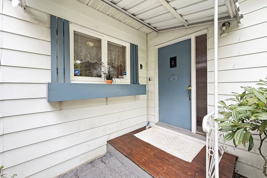125 E 48th Avenue Vancouver, BC - 8