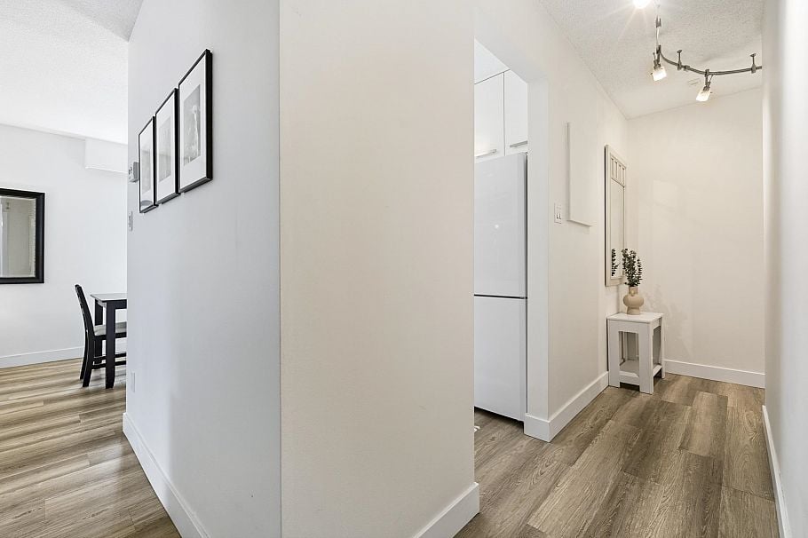 203 270 W 3rd Street North Vancouver, BC - 24