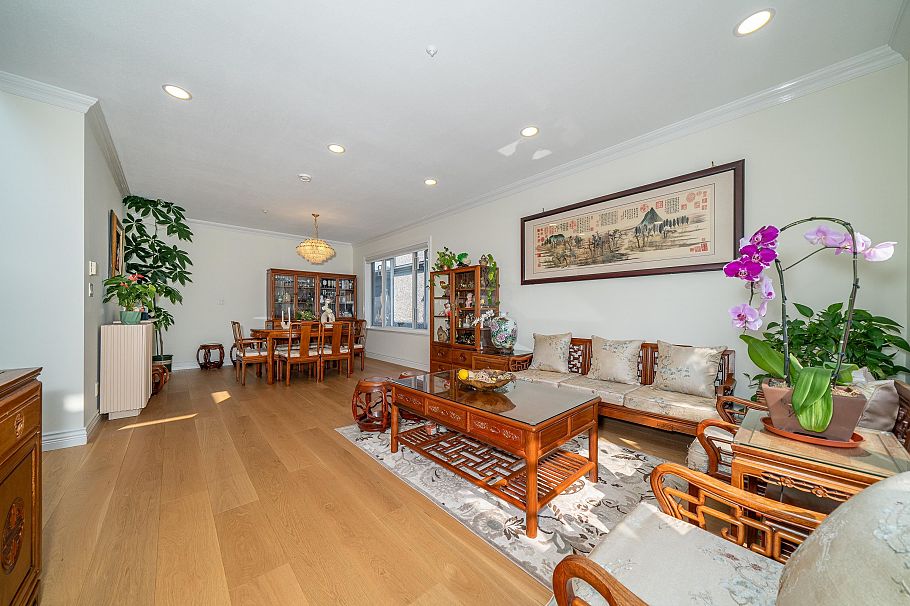 763 W 64th Avenue Vancouver, BC - 5