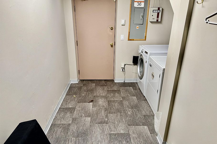 4 1701 Chesterfield Avenue North Vancouver, BC - 23