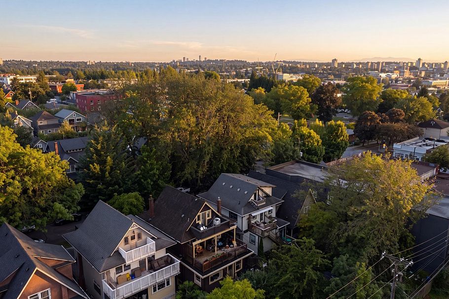 1749 William Street Vancouver, BC - 37