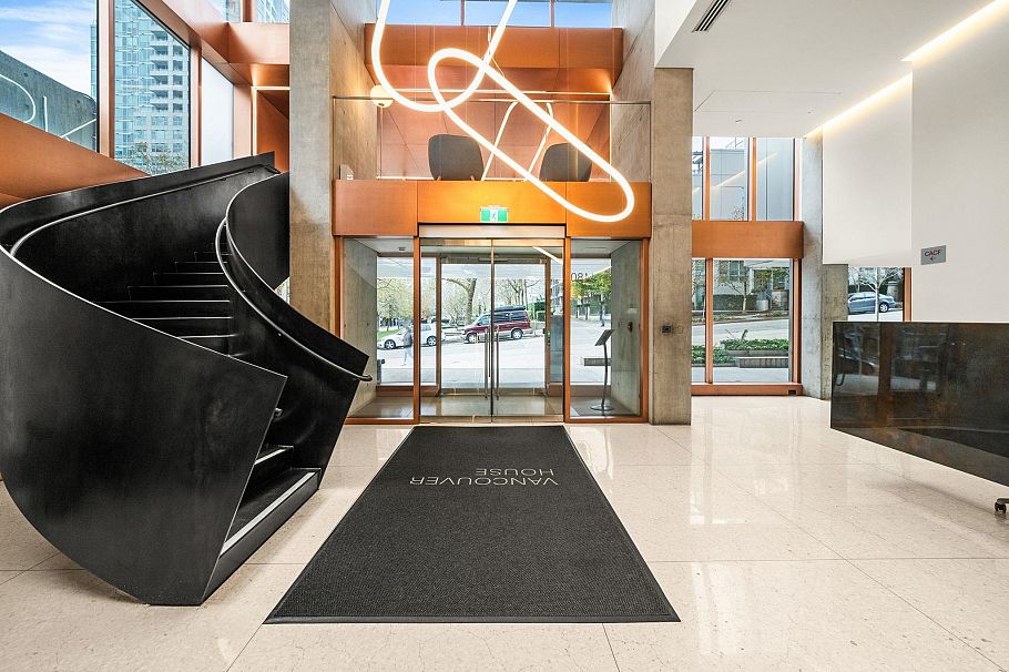306 1480 Howe Street Vancouver, BC - 9