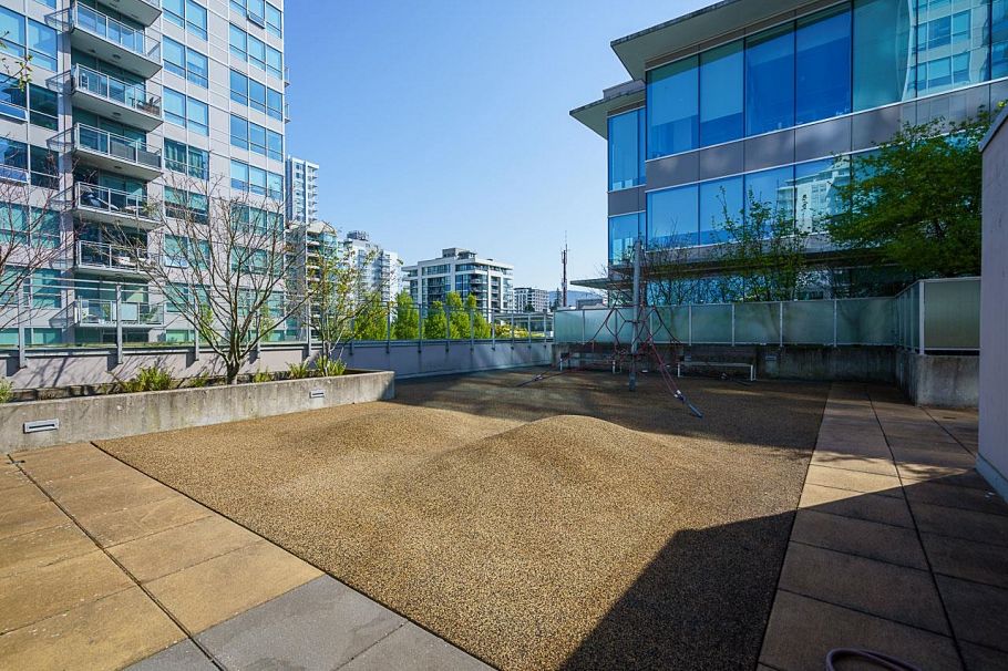 306 125 E 14th Street Vancouver, BC - 28