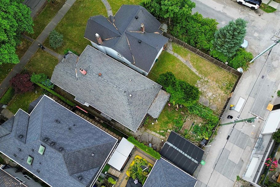 3481 W 10th Avenue Vancouver, BC - 20