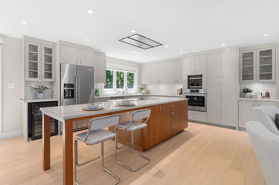 1776 Medwin Place North Vancouver, BC - 8