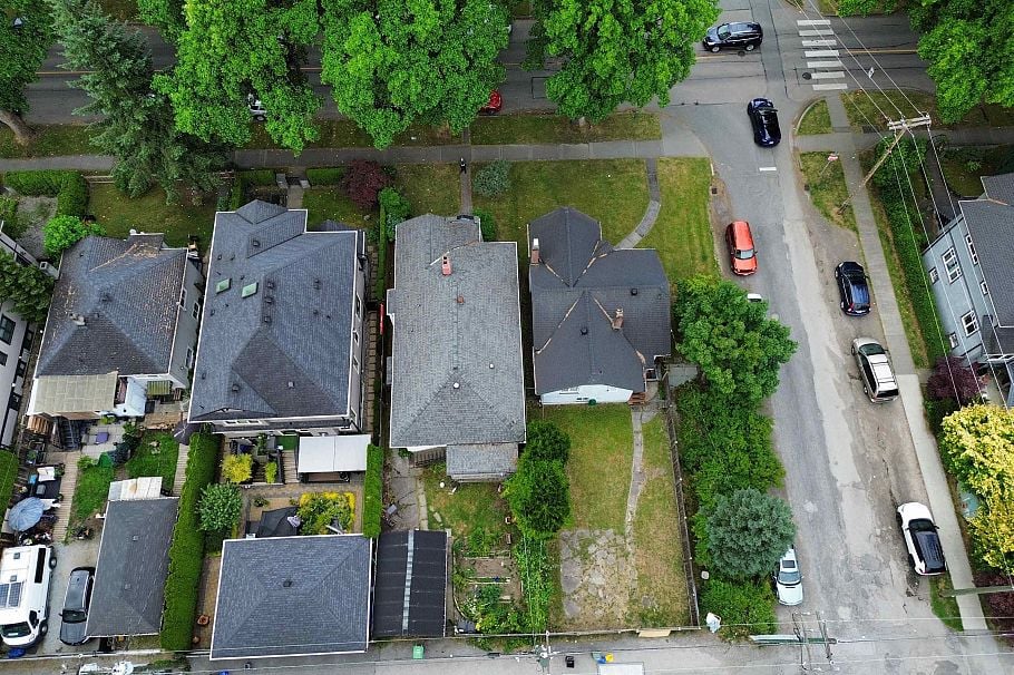 3481 W 10th Avenue Vancouver, BC - 17