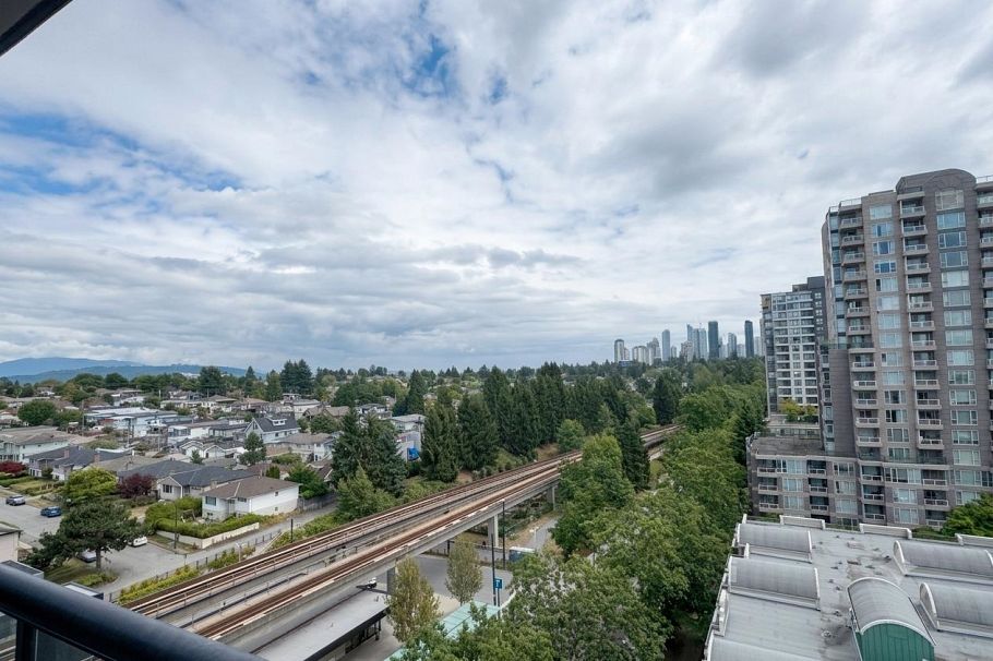 1109 3438 Vanness Avenue Vancouver, BC - 1