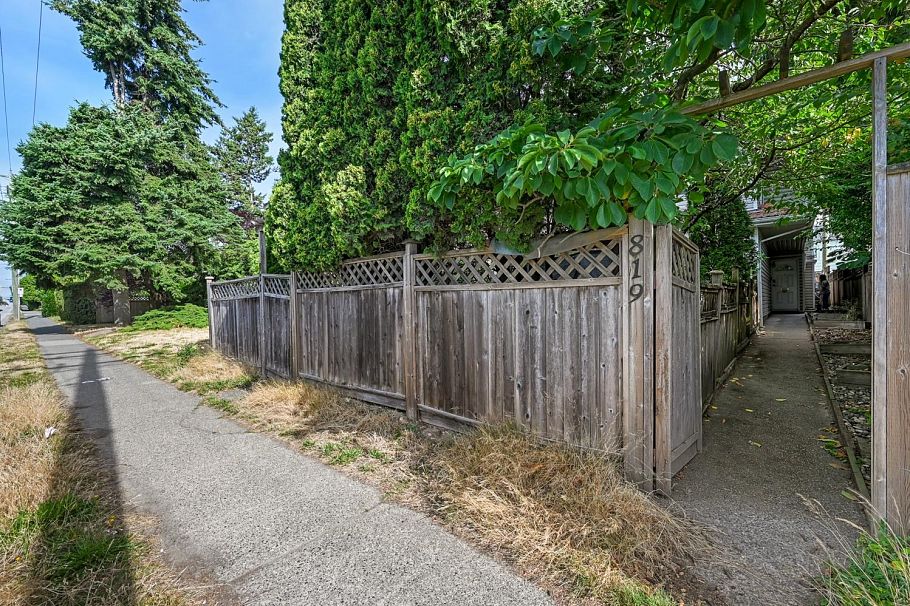 819 W 70th Avenue Vancouver, BC - 29