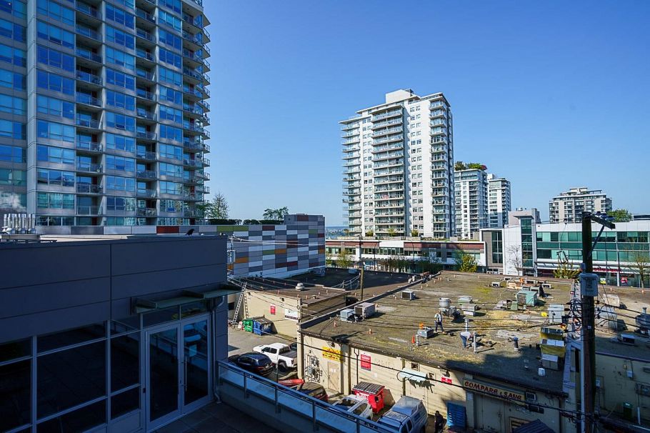 306 125 E 14th Street Vancouver, BC - 13