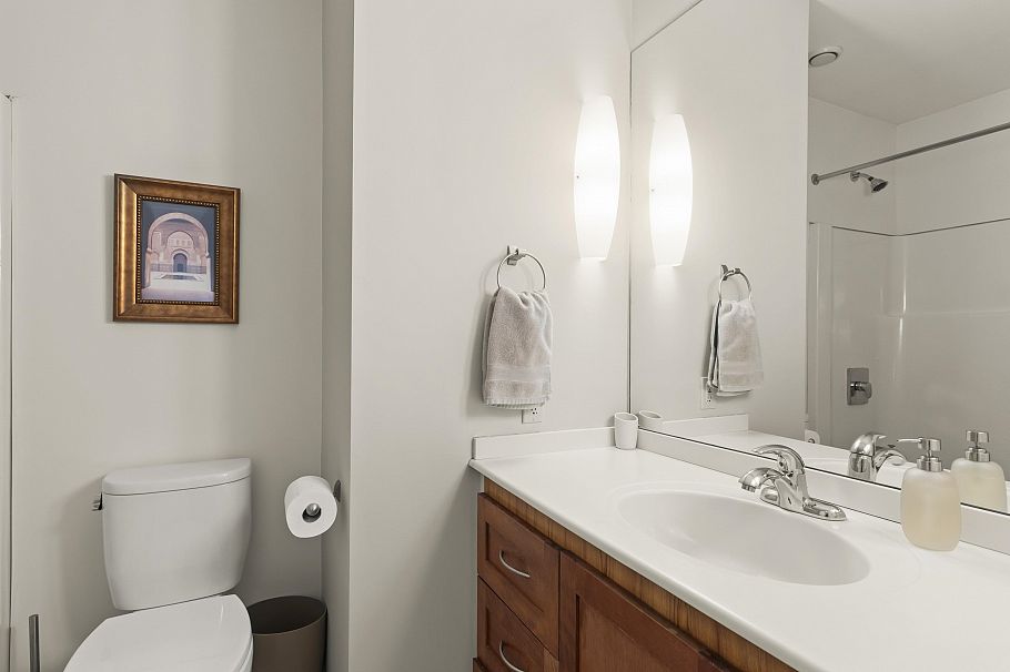 3622 W 8th Avenue Vancouver, BC - 20
