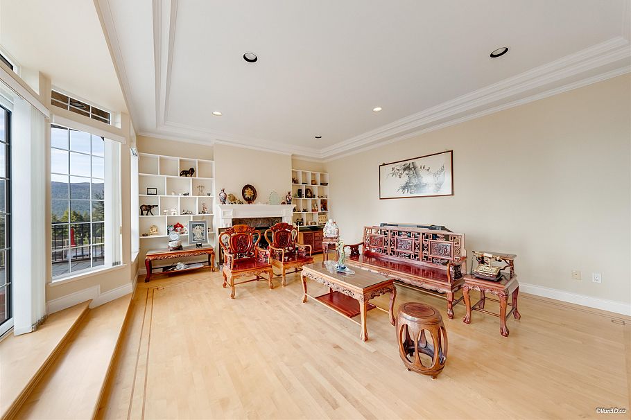 4989 Chalet Place North Vancouver, BC - 20