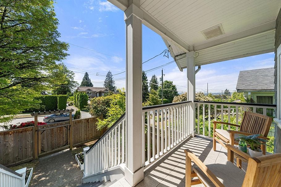 396 E Keith Road North Vancouver, BC - 35