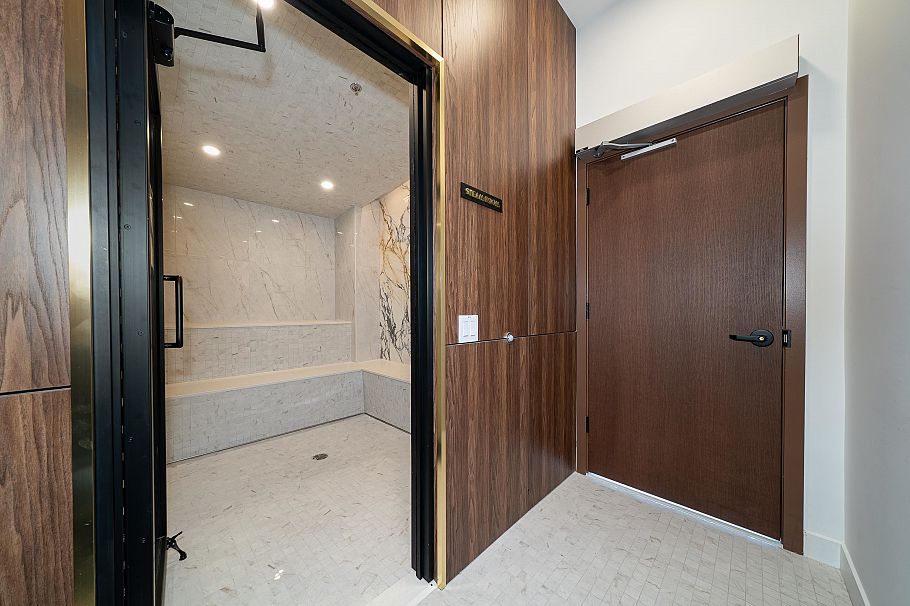 1306 135 E 13th Street North Vancouver, BC - 27