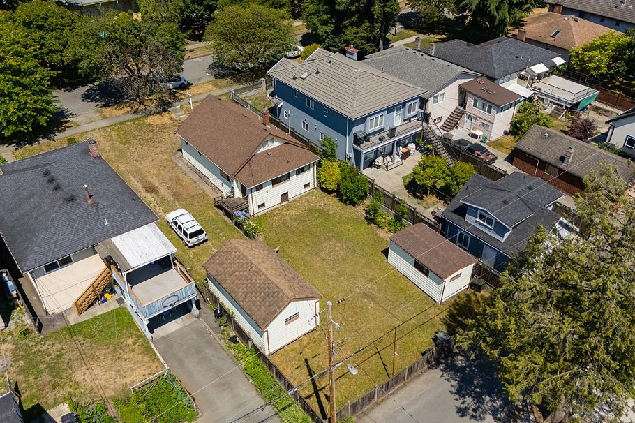428 E 62nd Avenue Vancouver, BC - 5