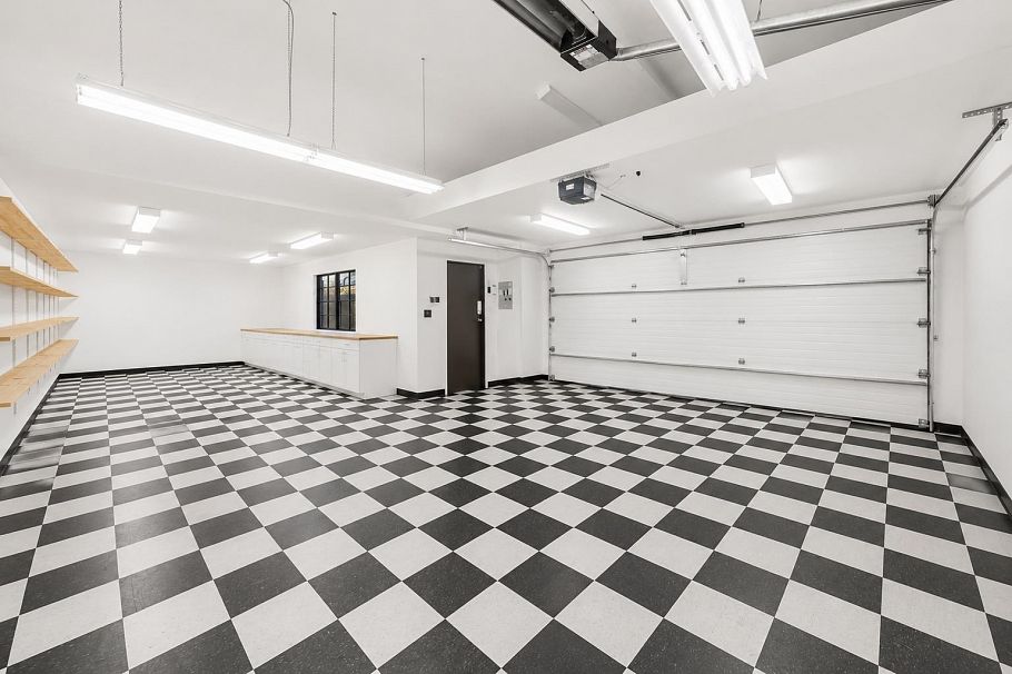 1776 Medwin Place North Vancouver, BC - 35