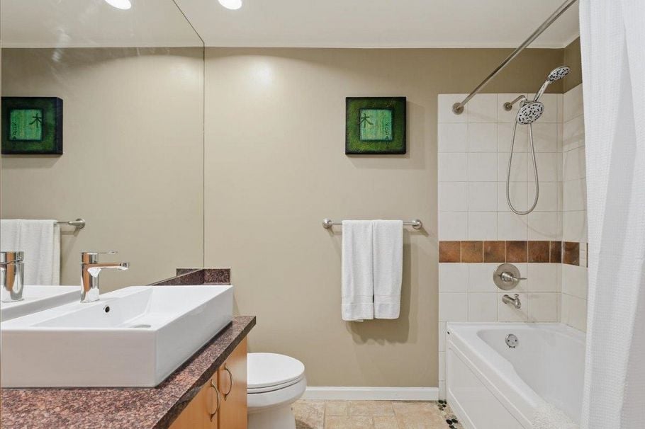 417 580 Raven Woods Drive North Vancouver, BC - 16