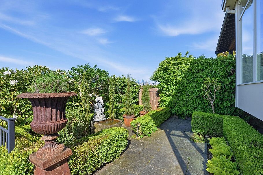 2565 Point Grey Road Vancouver, BC - 22