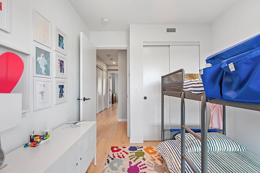 31 528 E 2nd Street North Vancouver, BC - 25
