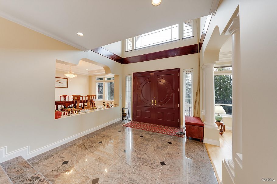4989 Chalet Place North Vancouver, BC - 26