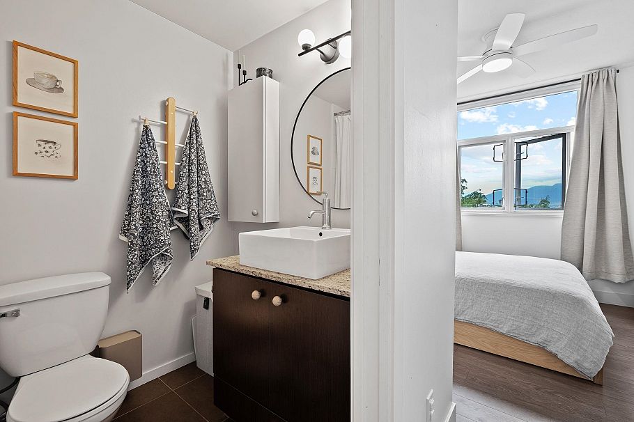 311 298 E 11th Avenue Vancouver, BC - 12