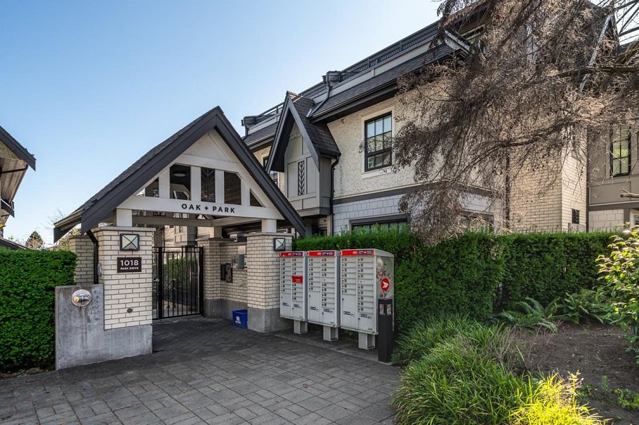 1038 Park Drive Vancouver, BC - 2