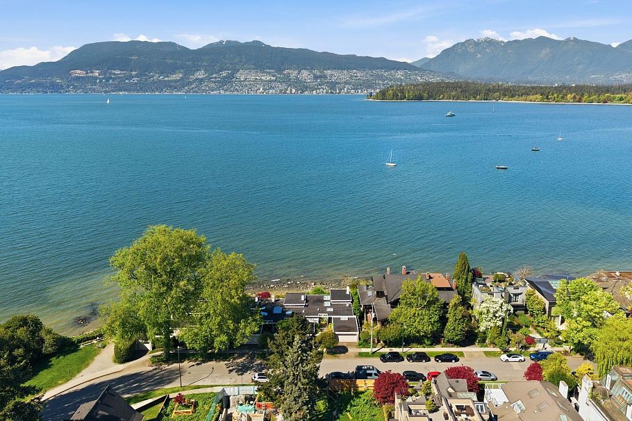 2565 Point Grey Road Vancouver, BC - 38