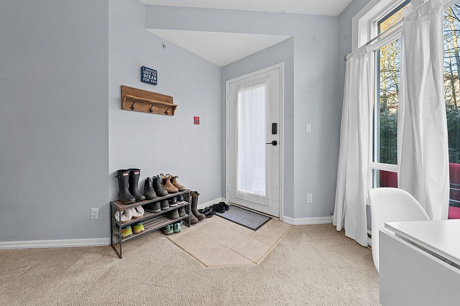 215 3600 Windcrest Drive North Vancouver, BC - 7