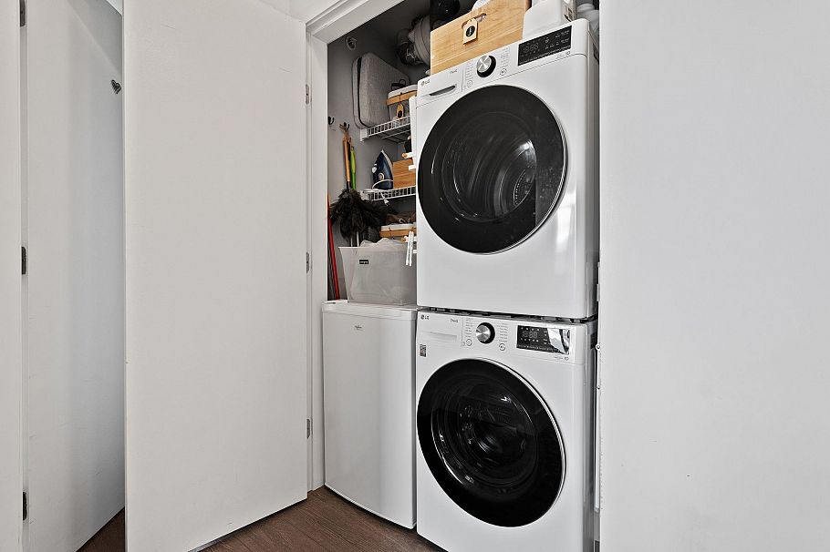 311 298 E 11th Avenue Vancouver, BC - 25