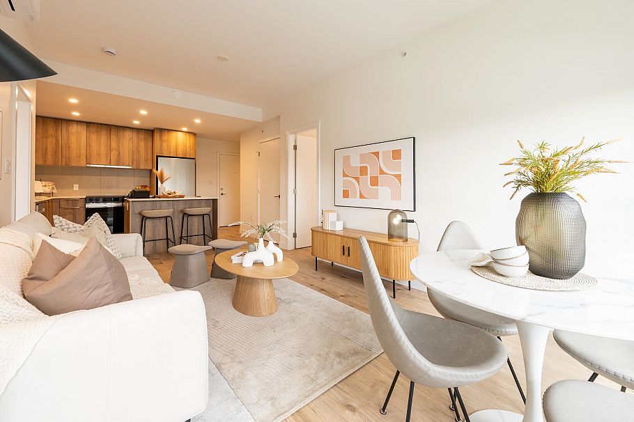 605 3596 Malsum Drive North Vancouver, BC - 2
